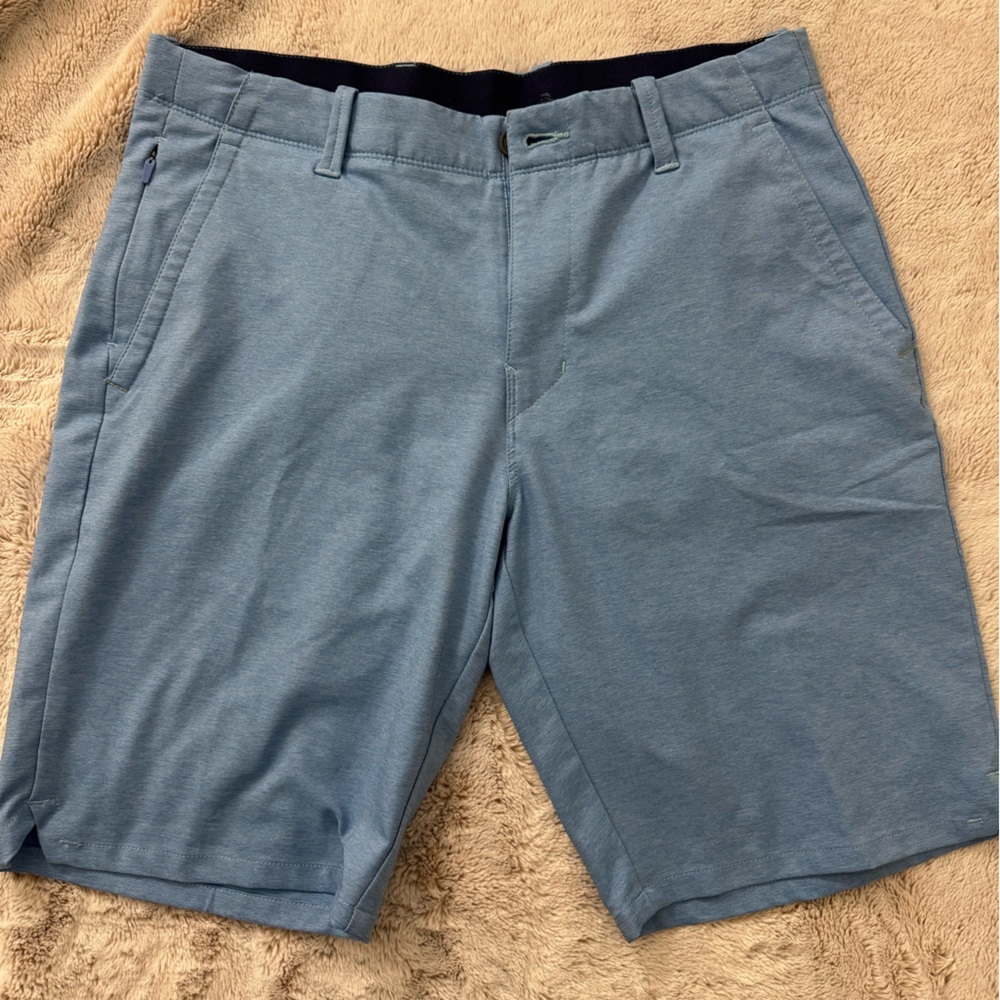 Tommy Bahama Light Blue Flat Front Shorts Size 32